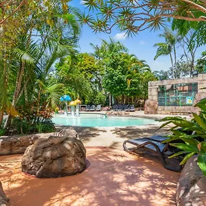 Ashmore Palms Village Feriested